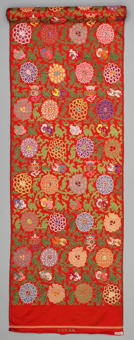 大红色三多勾莲牡丹纹妆花缎