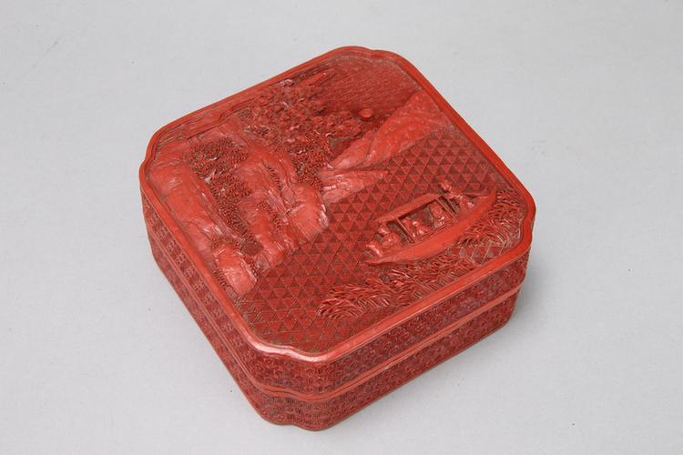 乾隆款剔红放舟图四方委角盒