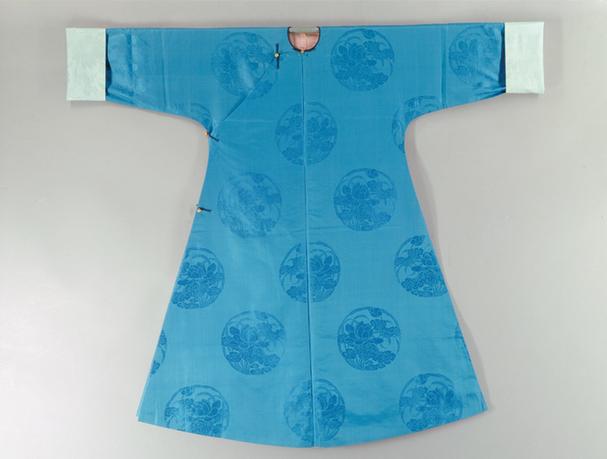 月白色团荷花暗花绸女衬衣