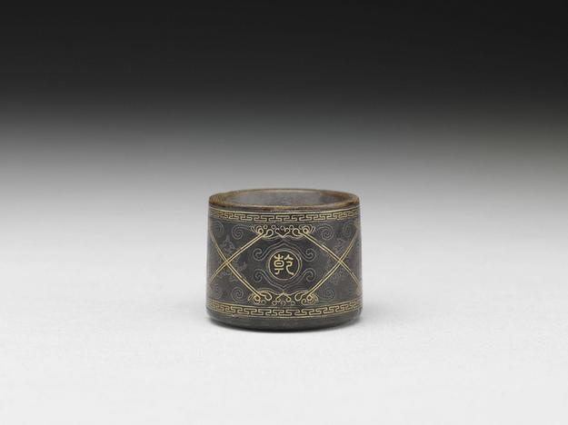 雕犀角嵌银丝扳指-2