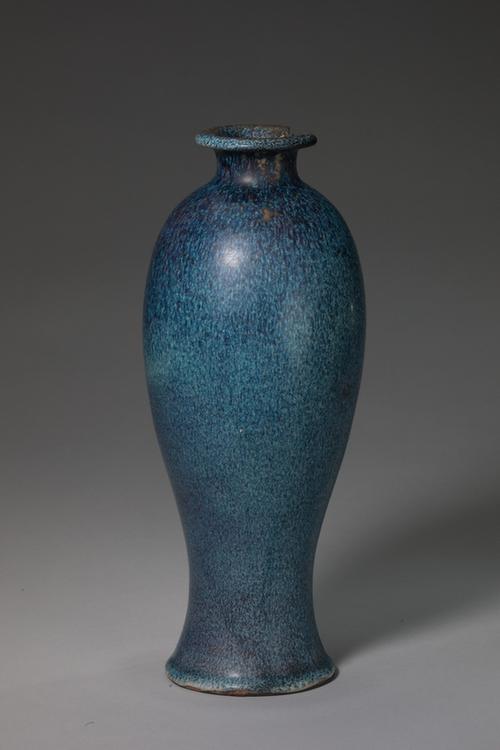 宜兴窑紫砂鱼尾瓶