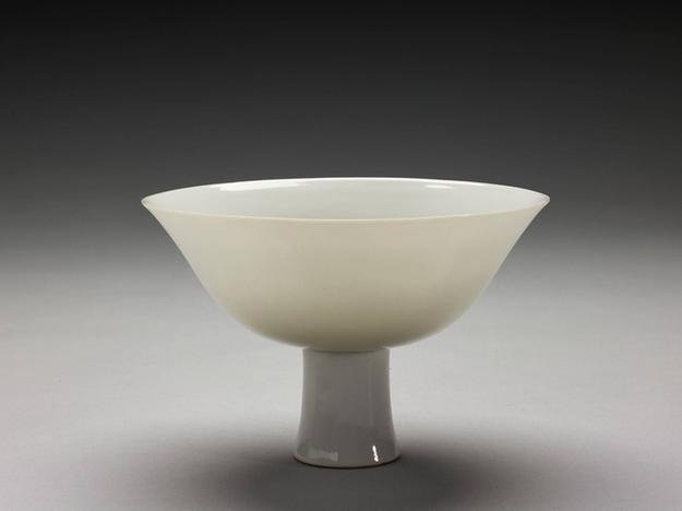 甜白双龙纹高足碗