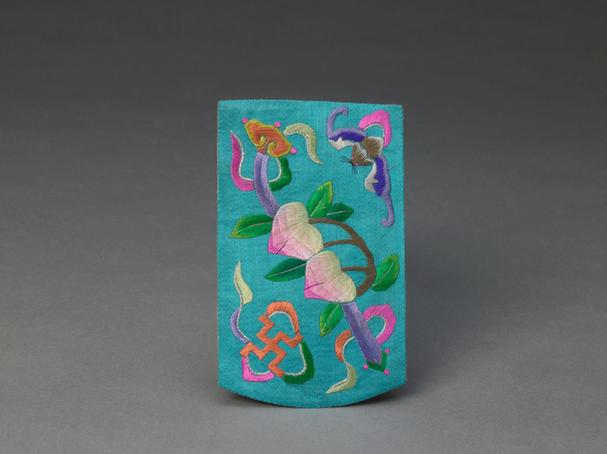 湖色缎绣万福寿如意纹活计-靴掖