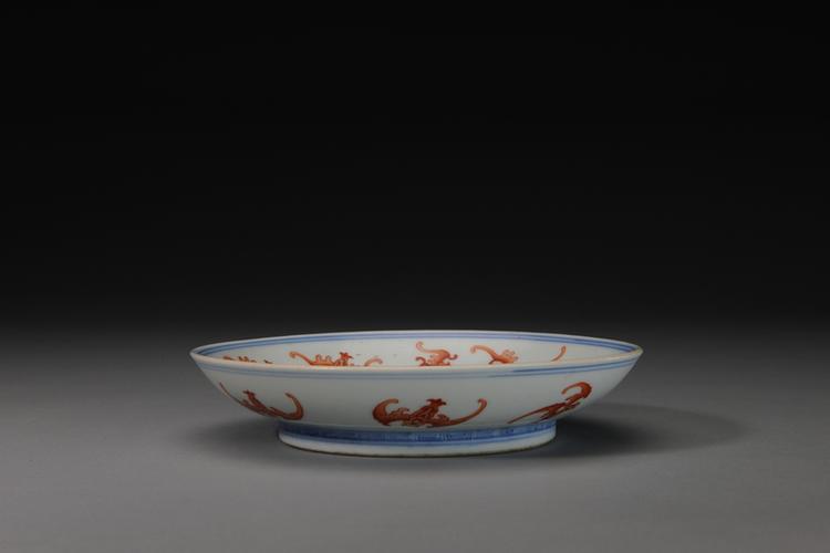 道光款白地矾红彩蝠纹盘