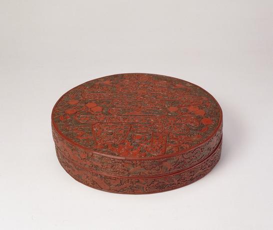 剔红寿字飞鹤桃实纹圆盒