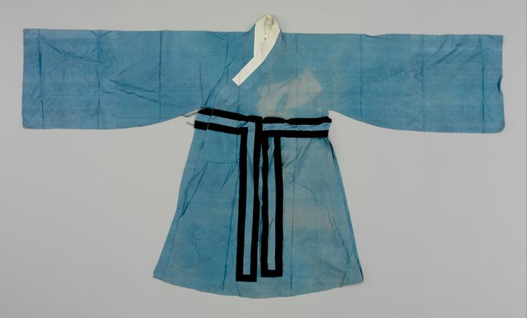 月白色云龙纹暗花纱学士衣