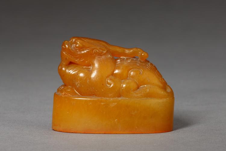 “心雄万夫”田黄石章