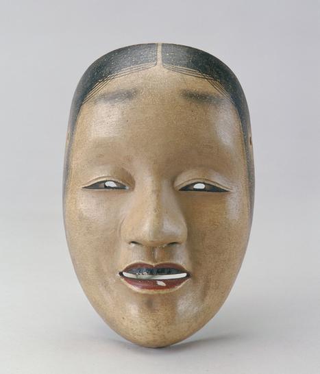 日本灰色女面具