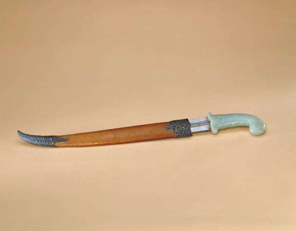 玉雕花柄皮鞘匕首