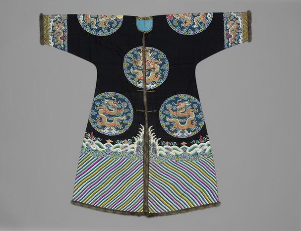 石青色缂丝八团彩云金龙纹夹龙褂