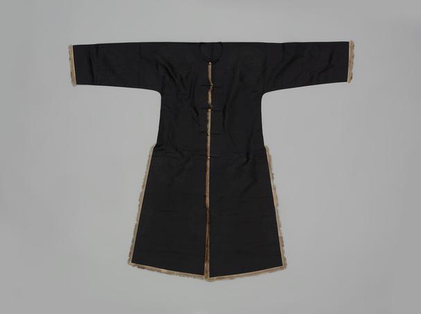 青色庆寿如意纹暗花绸镶边皮单长褂