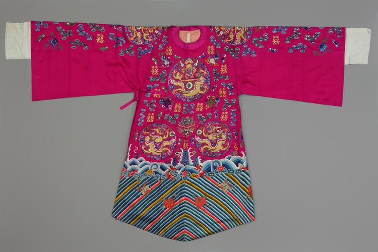 玫瑰紫色缎绣云蝠金十团龙双喜字纹男蟒