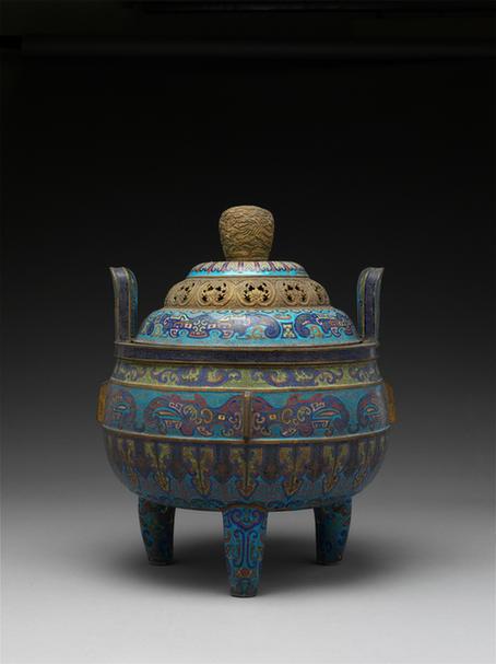 掐丝珐琅蕉叶兽面纹鼎式三足盖炉