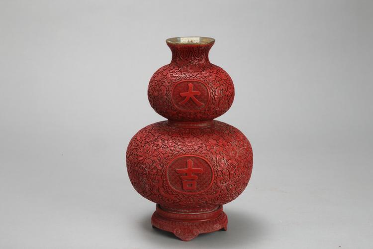 剔红缠枝莲纹大吉葫芦式瓶