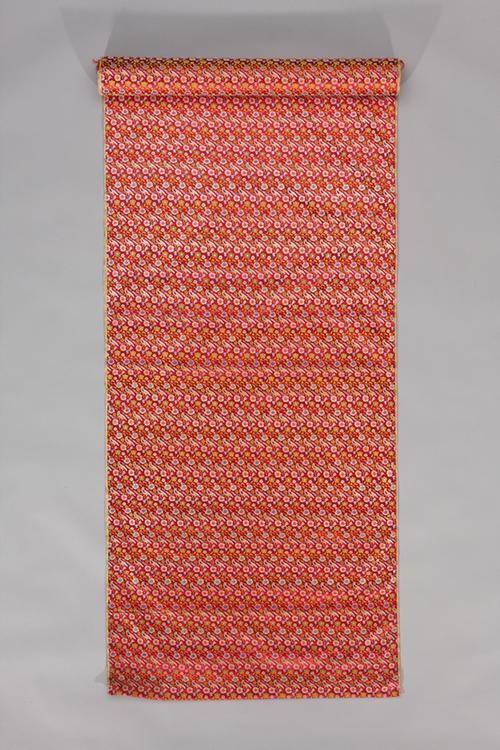 红色串枝花鸟纹广缎