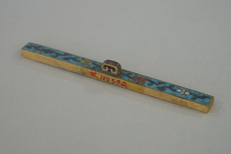 掐丝珐琅海棠花纹镇纸