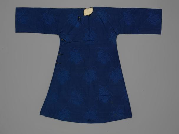 蓝色墩兰纹暗花绸上羊皮下灰鼠皮袍