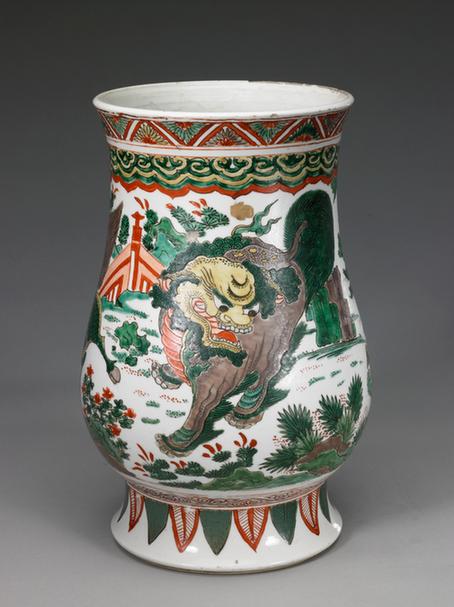 戊寅款五彩三兽图尊