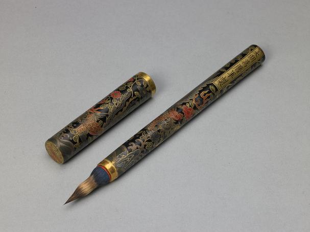 万历款彩漆龙凤纹管笔