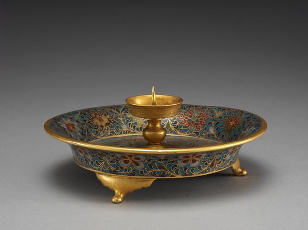 掐丝珐琅勾莲龙纹烛台