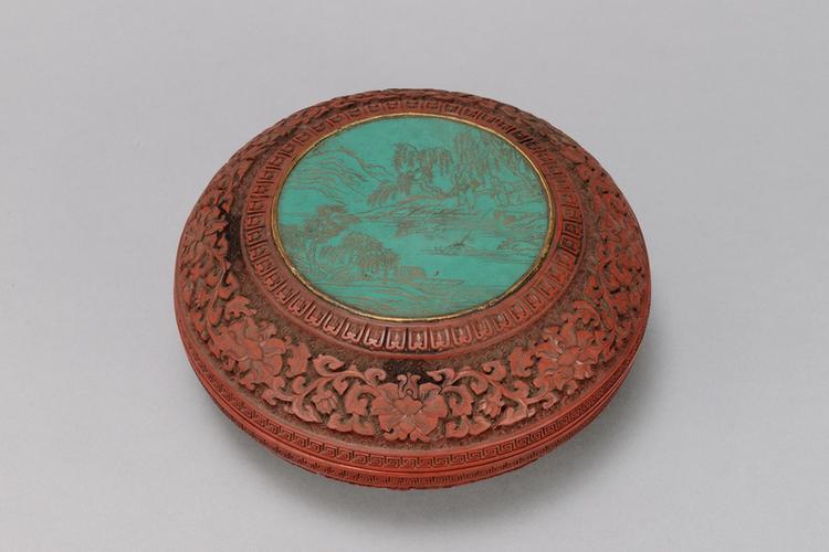 剔红缠枝莲纹嵌瓷圆盒