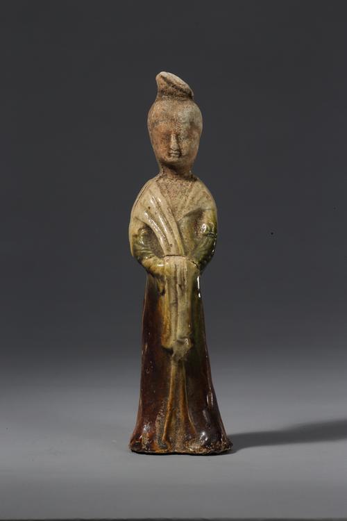 三彩拱手女立俑