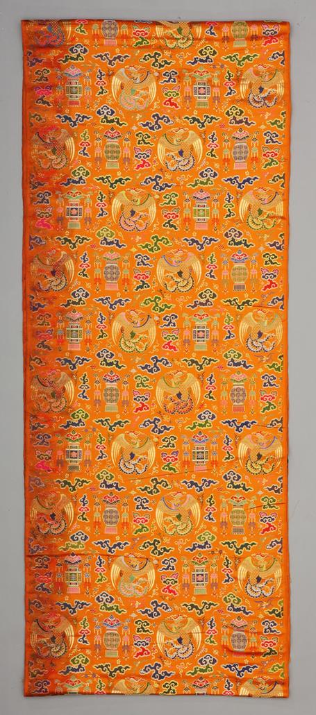 杏黄色云团凤灯笼纹妆花缎