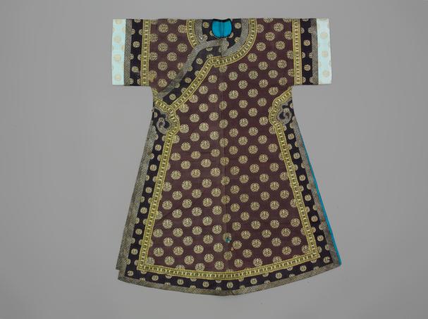 绛色缂金团寿字纹棉氅衣