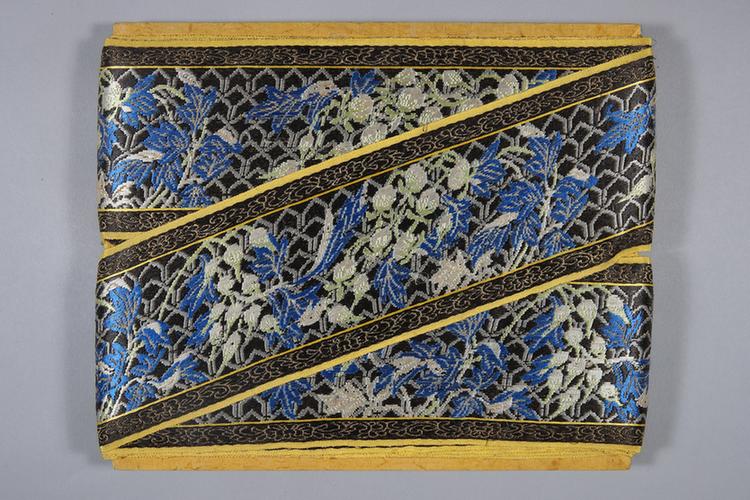 水墨花锦缎地织金荷花牡丹纹绦