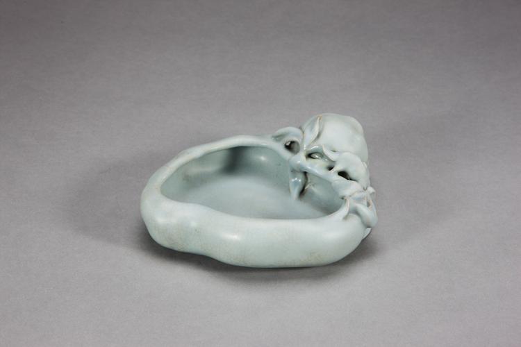 乾隆款仿汝釉桃式洗