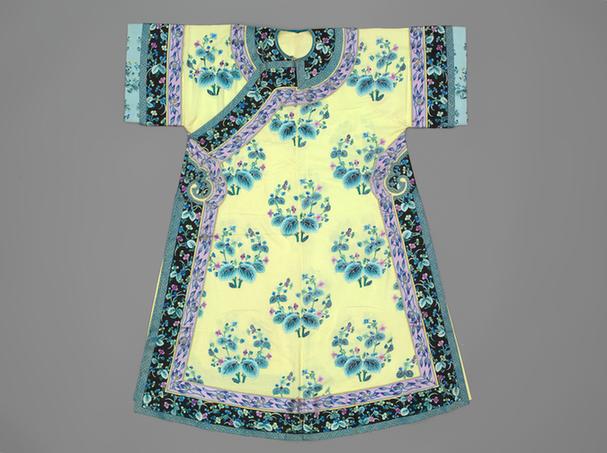 浅黄色罗绣海棠花纹单氅衣