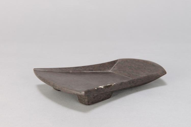 端石风字形砚