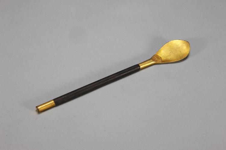 木柄镶银镀金板匙