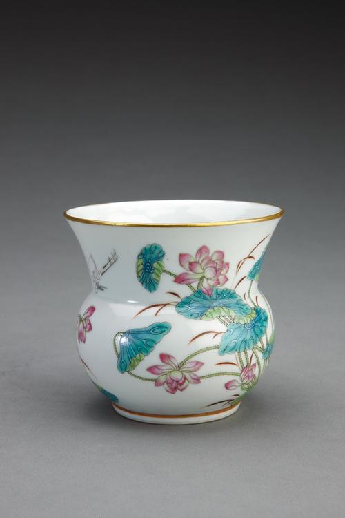 粉彩荷花鹭鸶纹奓斗