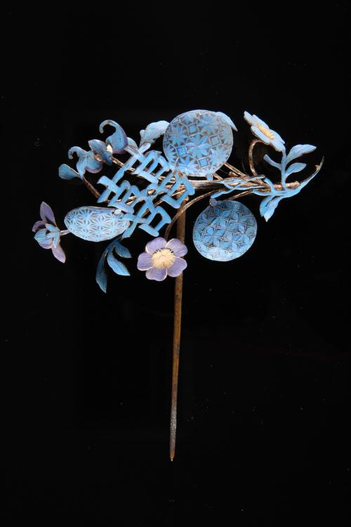 点翠花卉鸟蝶纹头花