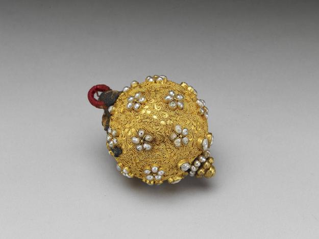 包金镶米珠回钮-4