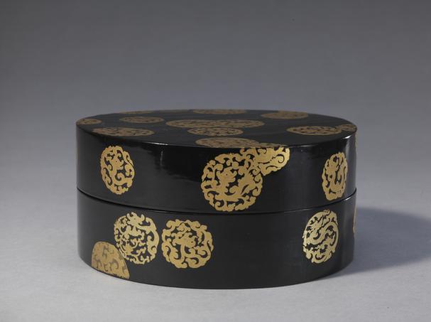 乾隆款黑漆描金团凤纹圆盒