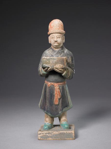 陶紫绿釉男立俑