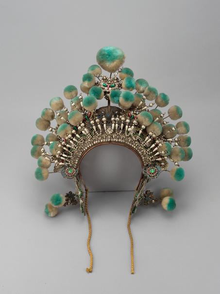 串玻璃珠龙花蝶纹带绿白绒球大额子