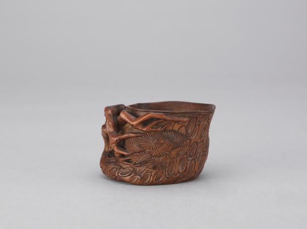 竹根雕松树式杯