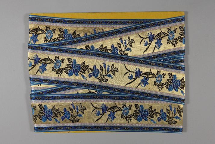 金地三蓝百蝠边折枝时花纹绦