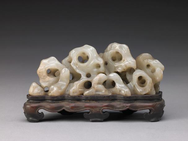 青玉天然形山子