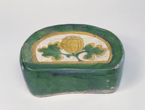 黄绿釉香瓜式枕