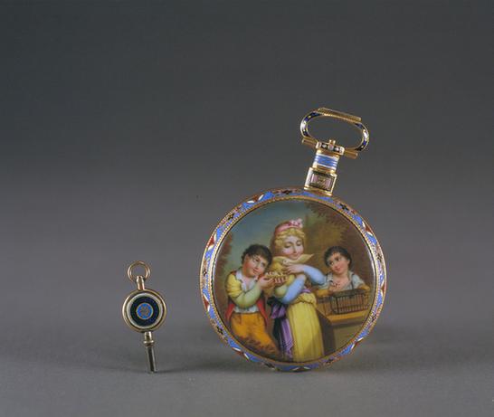 画珐琅儿童戏鸽图怀表