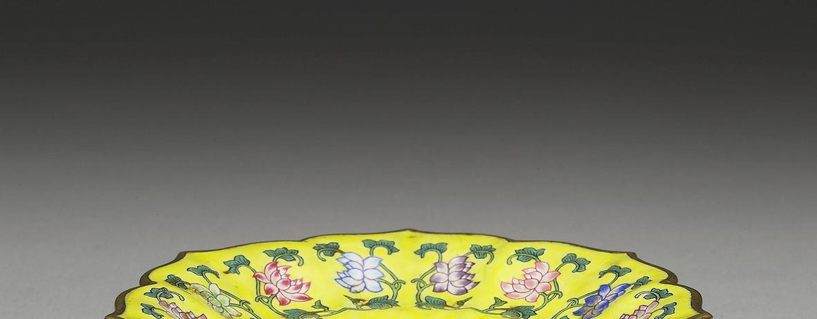 康熙款 铜胎画珐瑯莲花式碟
