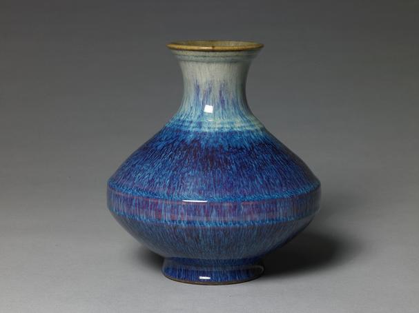 雍正款窑变釉弦纹瓶