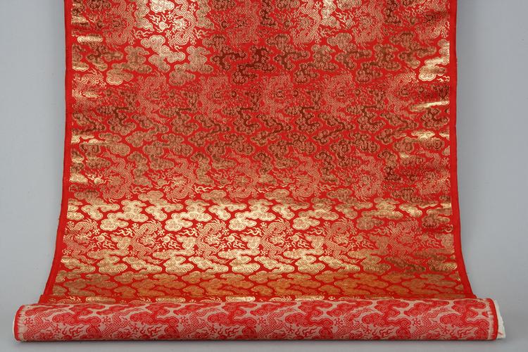 红色云龙纹织金绸