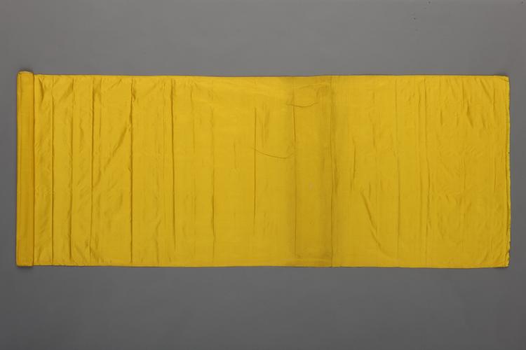 鹅黄色胡椒眼纹花绸