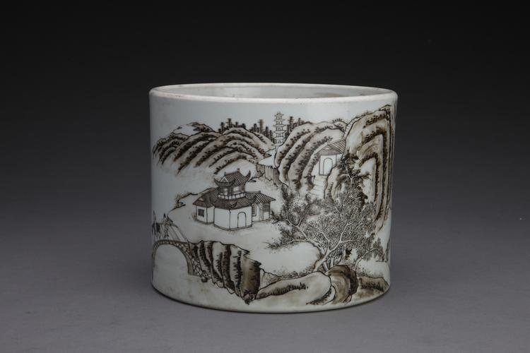 墨彩山水图笔筒