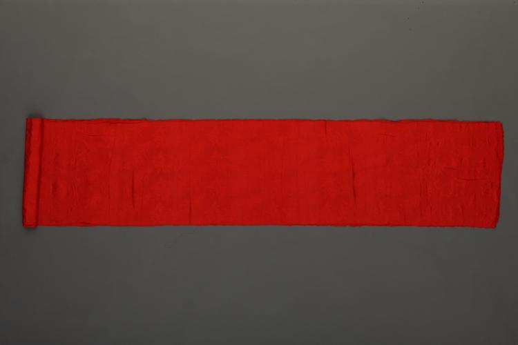 大红色三多水仙纹花绸